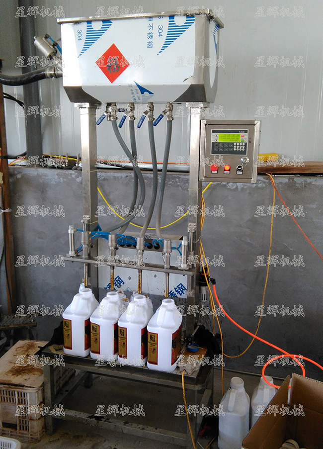 液體灌裝機